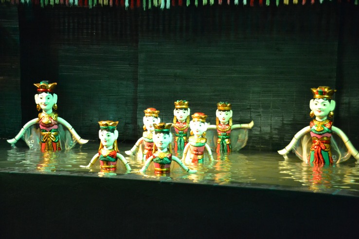 Water puppet show