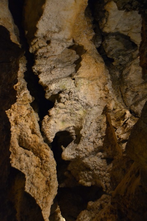 Szemlő-hegyi Cave